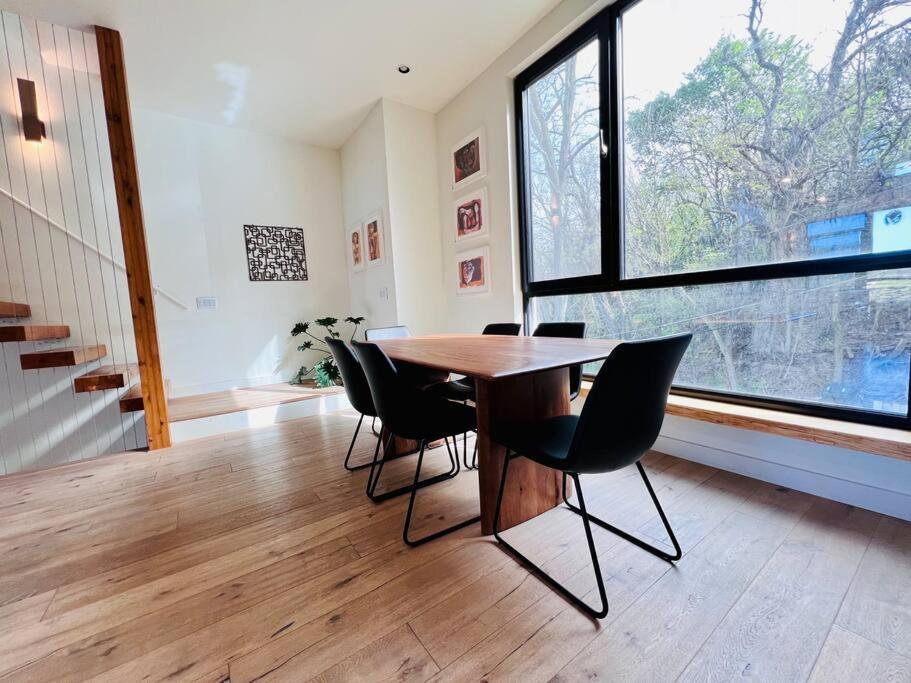 Holiday home Oasis In The - Calm 4br With Gym & Sauna *